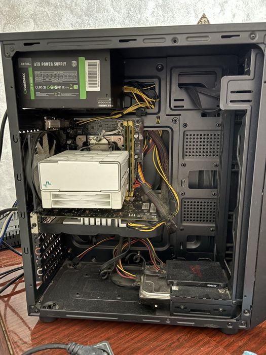 Компьютер со всей переферий