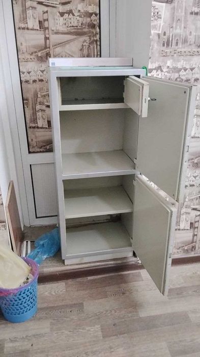 Продается сейф. Цейф сотилади.
