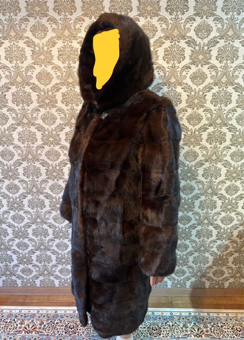 Продам женскую шубу.