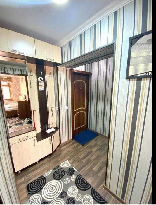 Сдается в аренду! Одна комнатная кв на 2 эт! В центре города (8 марта)