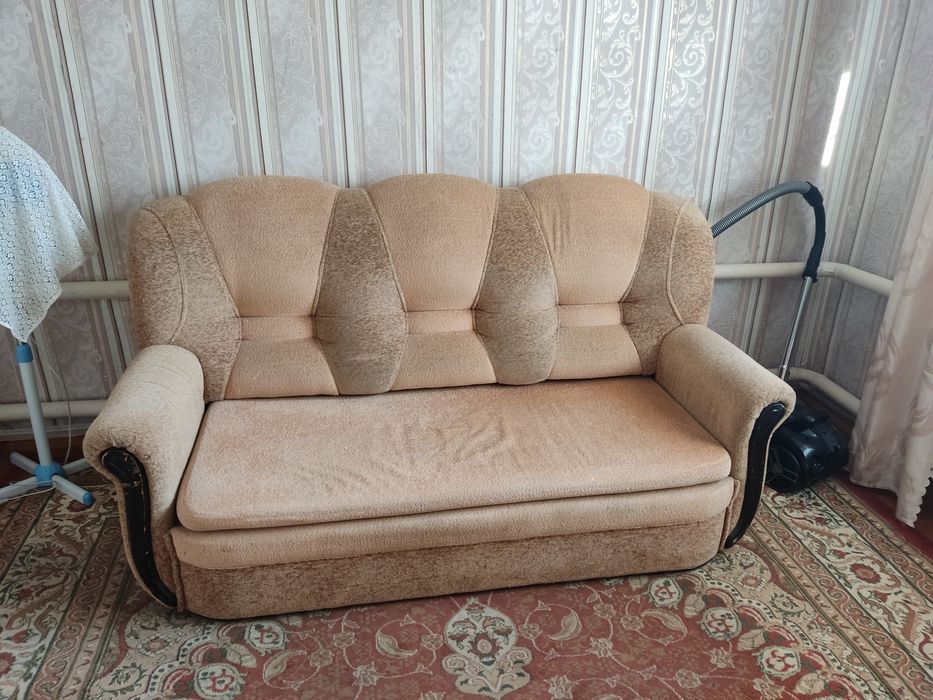Продам диван раздвижной