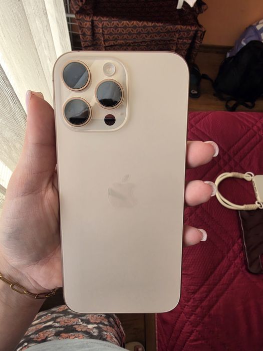 Iphone 16 pro max 256 GB и Аpple watch SE 44mm