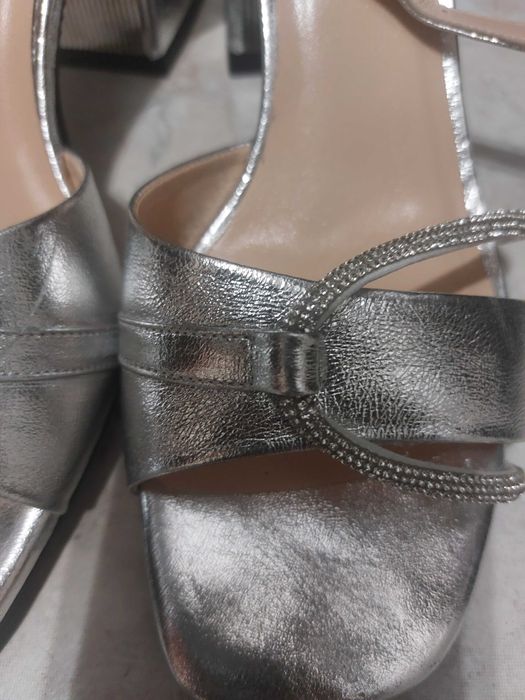 Сандали сребристи