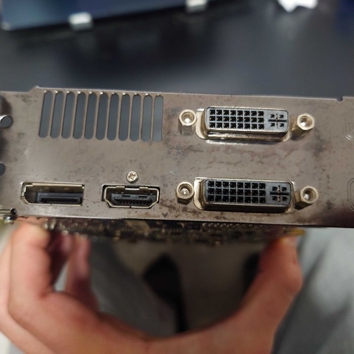 Vand placa video Sapphire Radeon Hd 5750, 1Gb GDDR5