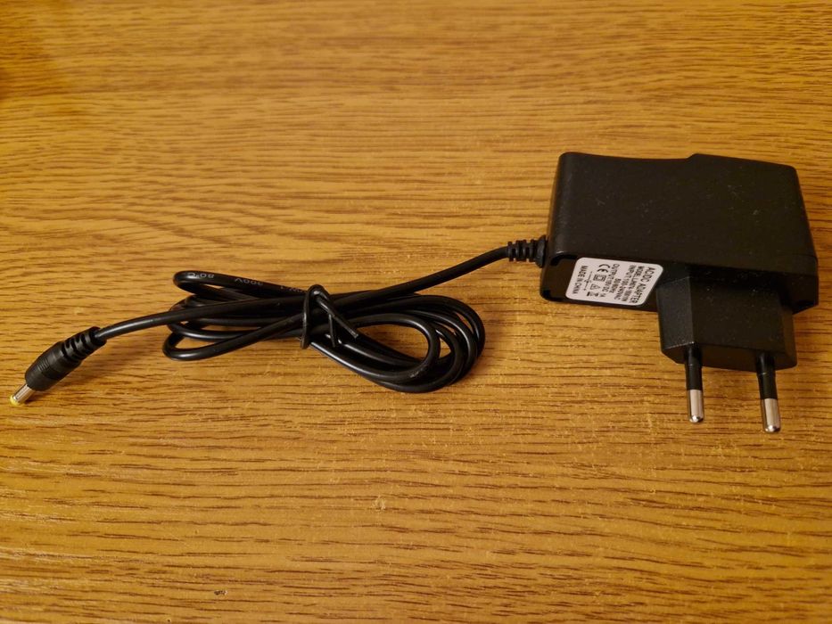 Нов Адаптер/Захранване 15V-1A DC Жак 4.0x1.7mm