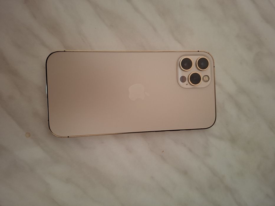 Vand iPhone 12 Pro Gold Impecabil.