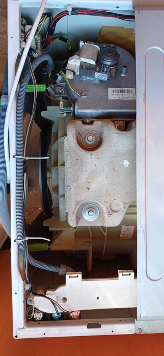 Пералня със сушилня  ARISTON , мод. WDD 9640 BX EU (за части)