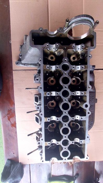 Chiulasă BMW 2.0 diesel 163cp M47! Galerie evacuare, axe came!