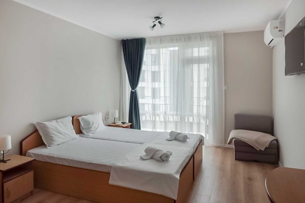 Нощувка в хотел Solea l Безп. паркинг l Ресторант & Детски кът