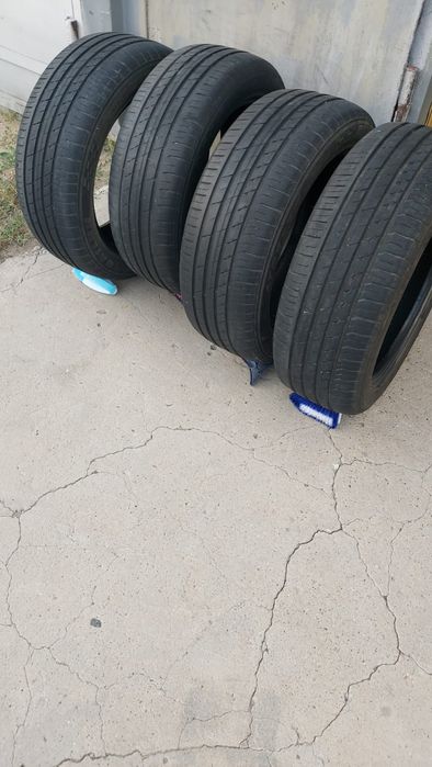 Продам шины 215 55 R17