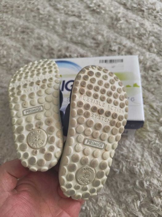 Vand sandale Primigi baieti nr 22, int 13,5 pret 100