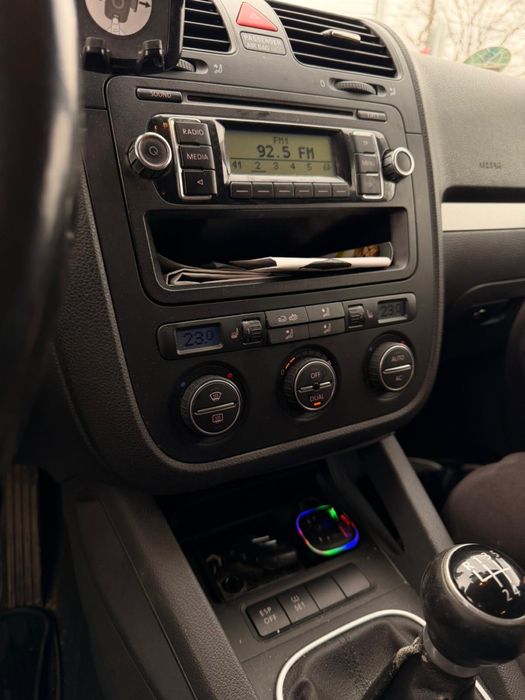 Vând Volkswagen Golf V 1.9 TDI 105 CP – întreținut, proprietar