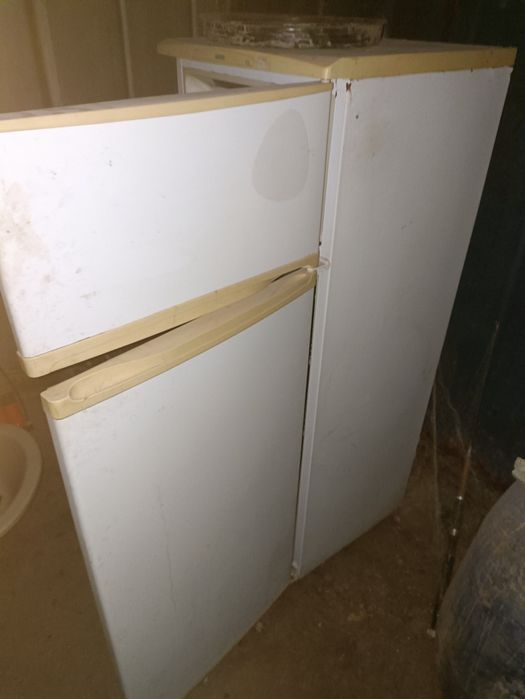 Продаётся холодильник норд двухкамерный двигатель рабочий..