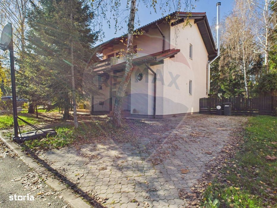 De vanzare | Vila in Paradisul Verde cu gradina si padure proprie |