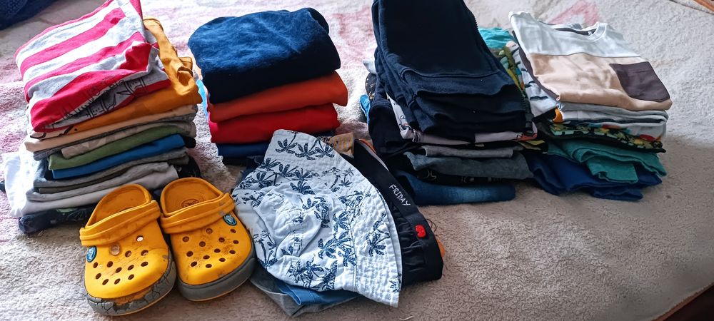 Отдам пакет вещей