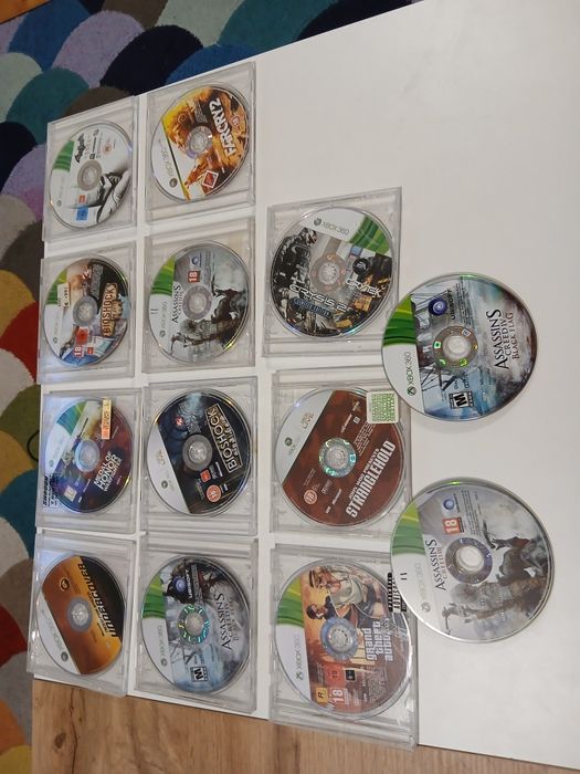 Xbox360 конзола+контролер и игри