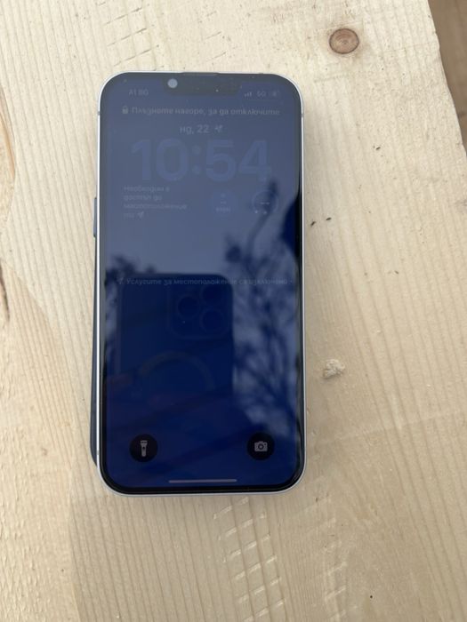 Айфон 16 Е  Бял като нов