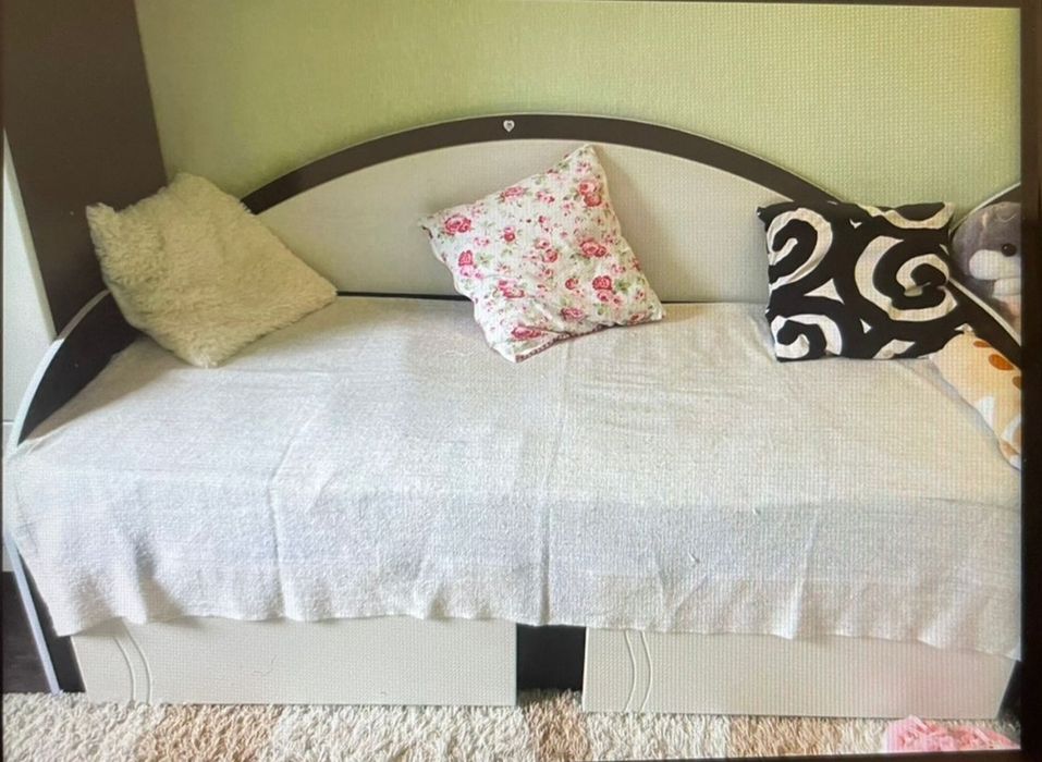 Продам спальный гарнитур