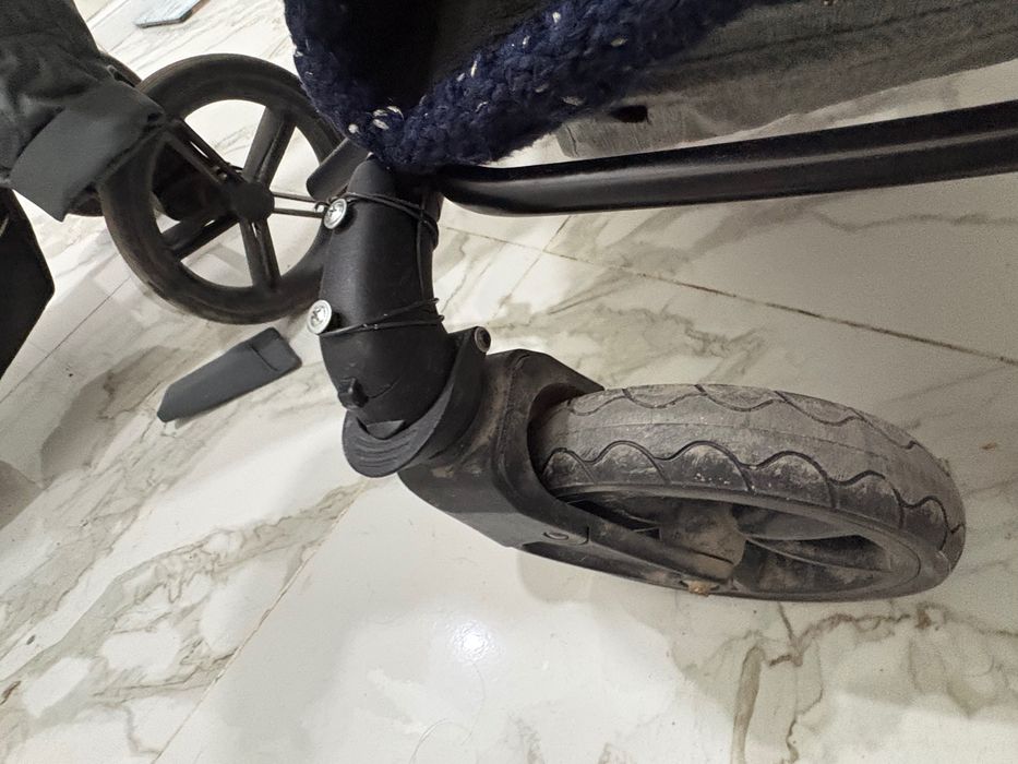 Отдам коляску за 3000