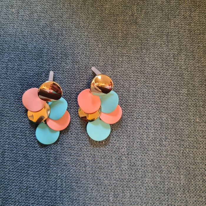 Обеци различни сол ключ листа