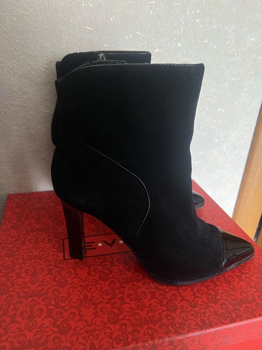 женские демисезонные ботильоны