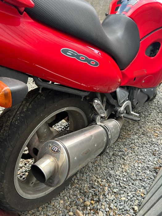 Vând Motocicletă Suzuki de 600