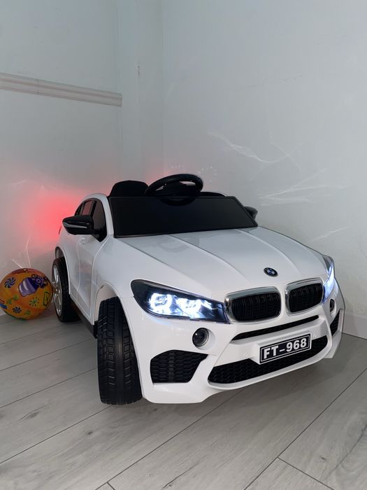Детский электромобиль  BMW белая
