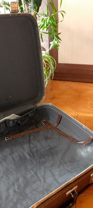 Советский чемодан.