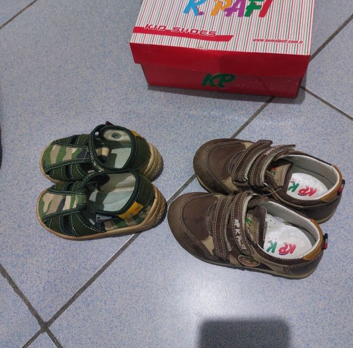 Кроссовки 22 р., сандалии 21 р.