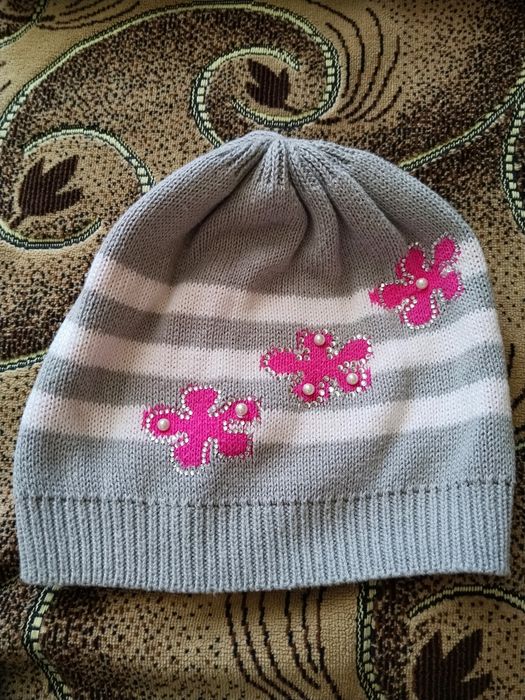 Продам детскую шапочку на девочку