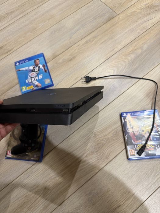 PlayStation 4 slim