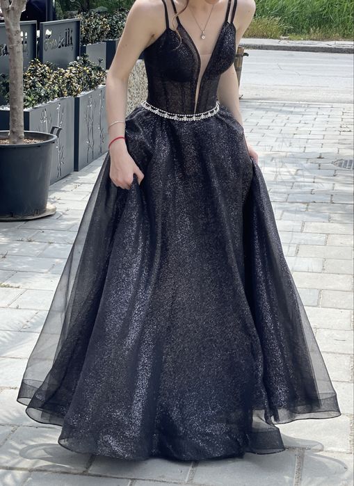 Черна бална рокля