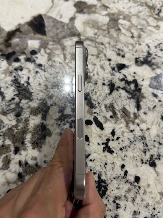 Iphone 16 PRO в идеале sim/e sim 256гб