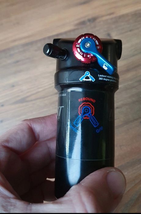 Shock Moustache Trunion Magic Grip 205x60