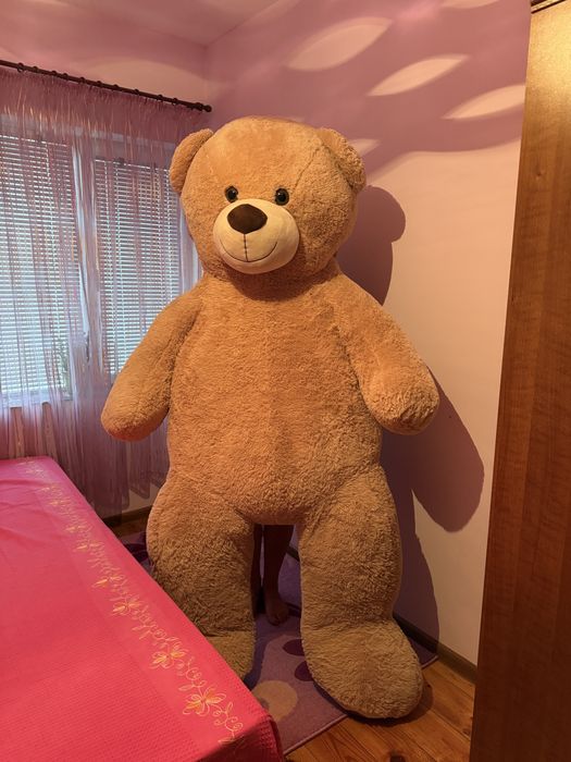 Големи плюшени играчки