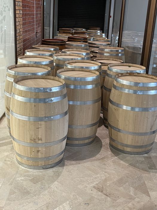 Butoaie din lemn uscat , dud ,salcâm , stejar , mobilier