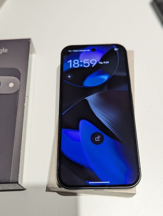 Телефон Google Pixel 9