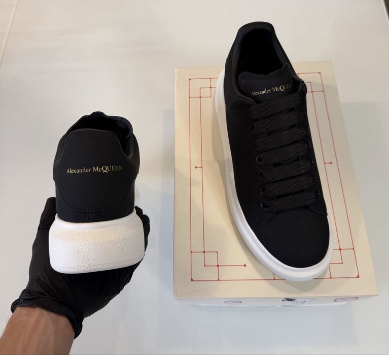 Adidasi Alexander McQueen