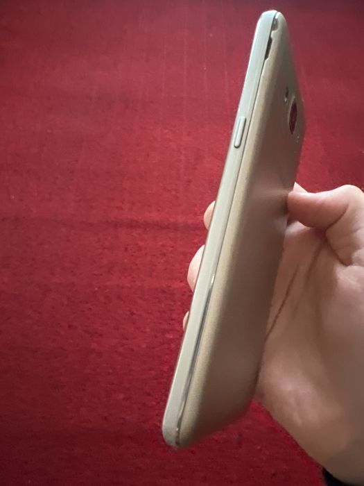 Продам Samsung Galaxy J2 Prime в золотистом цвете
