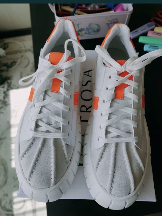 L’Estrosa -  трендовые кроссовки(Италия)