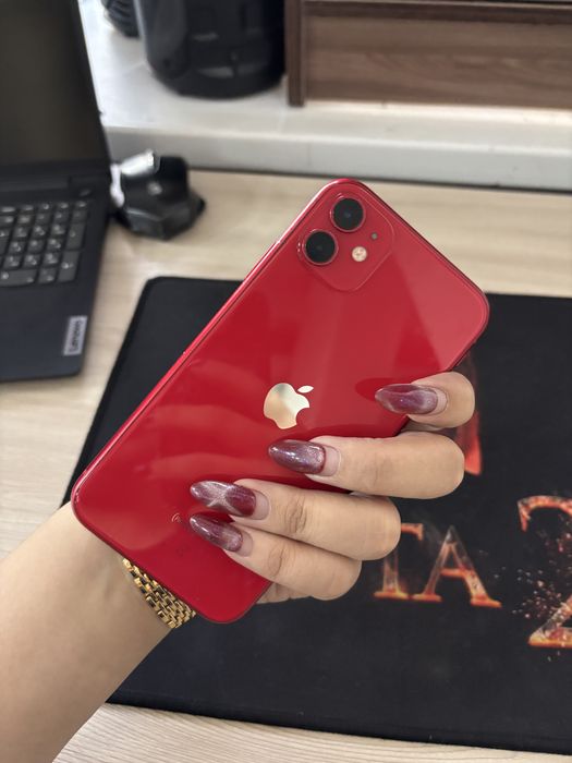 Iphone 11 128 ГБ  (торг уместен)