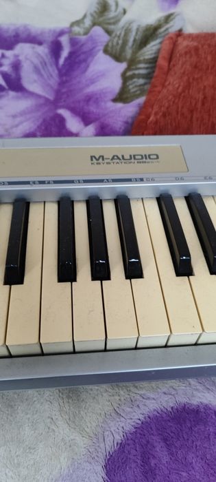 Продал миди клавиатуру