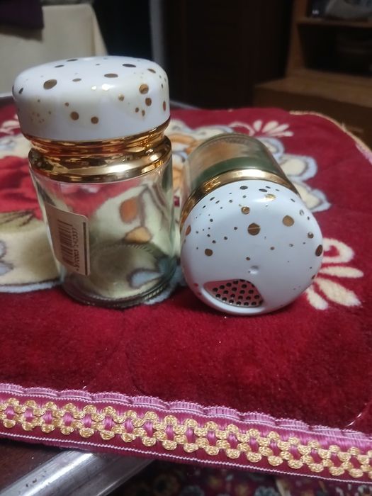 Продам красивые перечницу и солонку