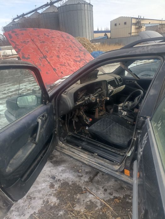 Продам пасат б3  на запчясти звоните по номиру телефону