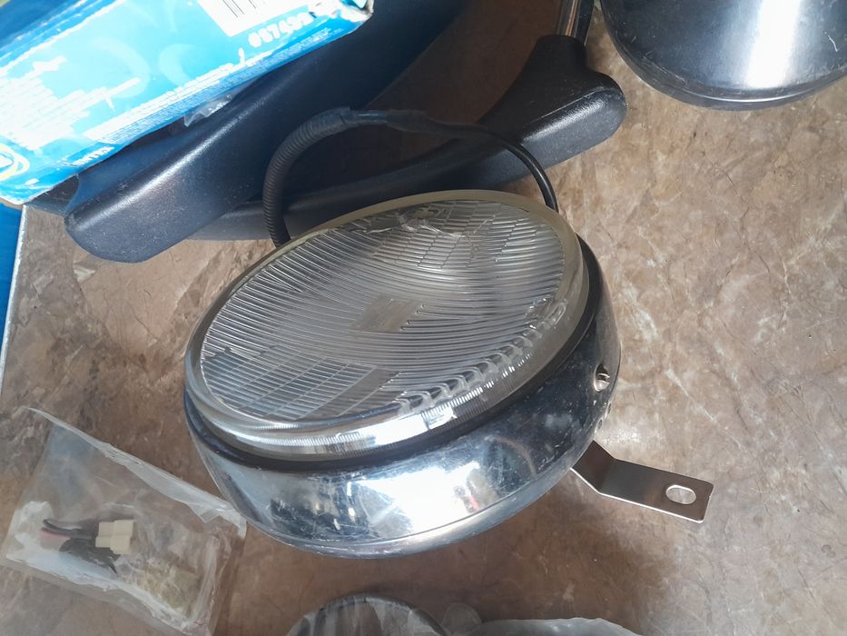 Продам противотуманку и фару