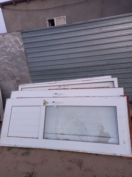 Пластиковые двери бу