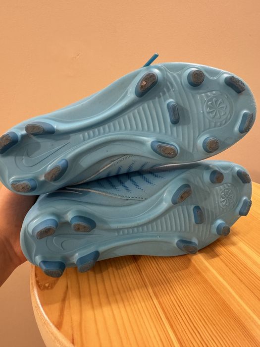 Детски футболни обувки Nike Phantom Luna II Club + Nike Charge кори