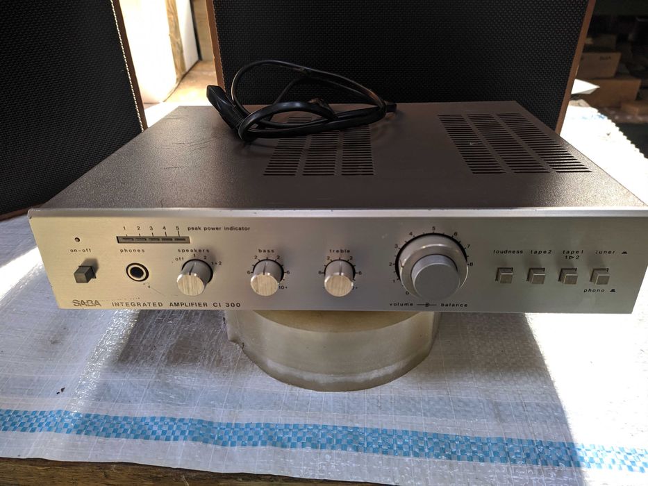 Amplificator si boxe SABA