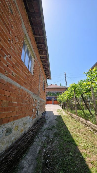 Продава се Къща в с. Драговищица, Област Кюстендил - 186 кв.м за 242 €/кв.м - Снимка #3