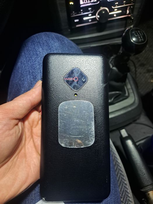 Vivo v 17 128/8 kar dak full